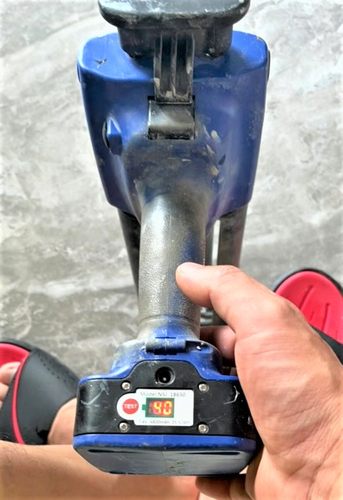 耐炯 双管美缝电动胶枪工具打胶枪7.4V 8.4V8.5V锂电池组充电器 - 图2