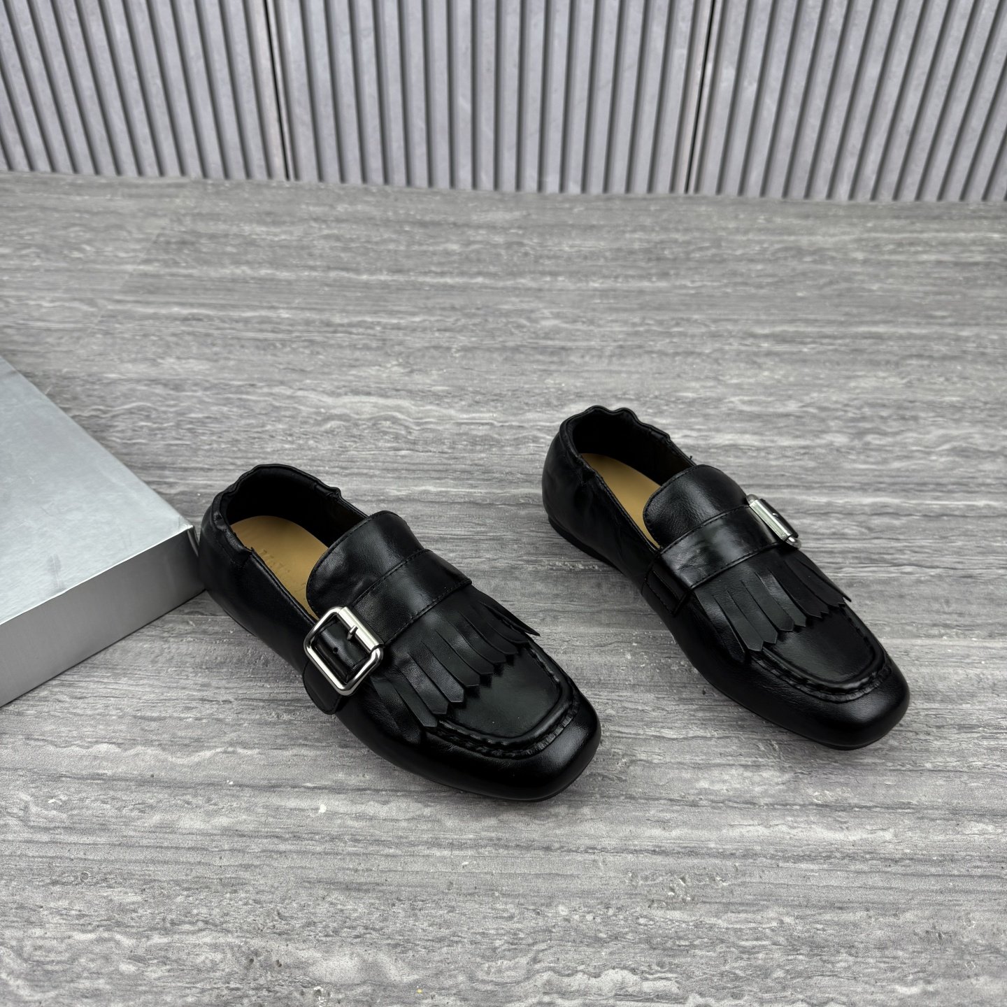 欧货欧洲站2026春季新款流苏皮带扣平底豆豆鞋真皮英伦风小皮鞋女,淘宝优惠券,粉丝福利购,淘宝优惠卷