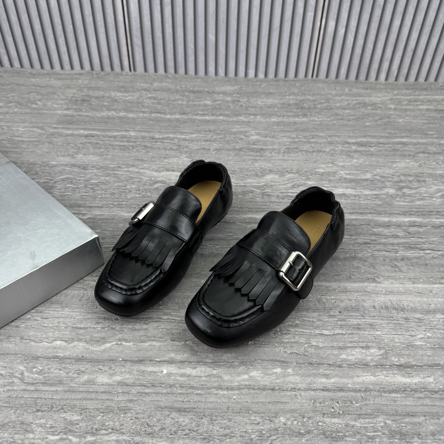 欧货欧洲站2026春季新款流苏皮带扣平底豆豆鞋真皮英伦风小皮鞋女,淘宝优惠券,粉丝福利购,淘宝优惠卷