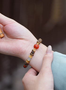 五行补木火南红沉香手串送妈妈