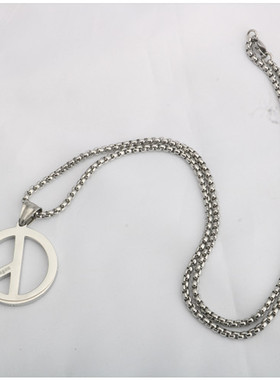 日韩版欧美款明星同款发型师反战和平吊坠钛钢男女项链情侣毛衣链