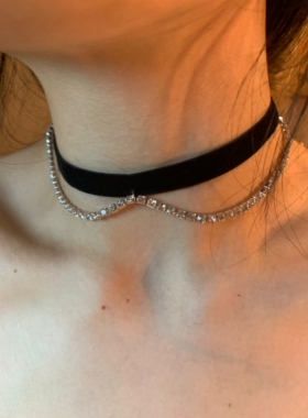 张元英同款黑丝绒闪钻choker颈链女黑色高级感布艺项圈甜酷锁骨链