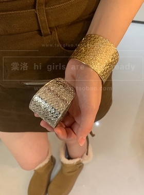 金属花朵褶皱纹宽面开口手镯女欧美复古手环轻奢高级感手饰女2026