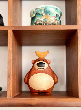 香蕉小熊实木质原创设计办公室书桌客厅家居摆件日常送礼可爱创意