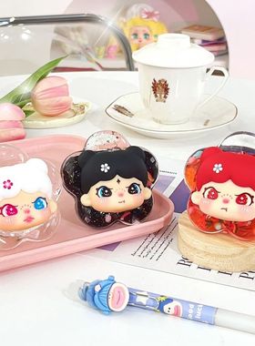 花瓣女孩亚克力小创意可爱卡通摆件潮玩少女心卧室小礼品桌面装饰