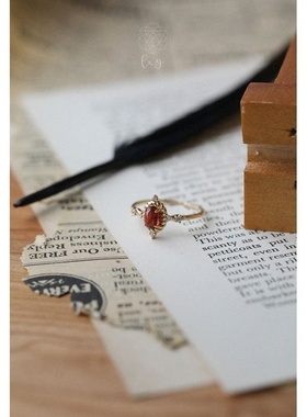 《玫瑰色的你》椭圆花环戒指女ins石榴红精致戒子开口指环高级感