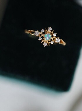 《钻石晨曦》复古梦幻闪钻同款天然欧泊流光溢彩香槟金色轻奢戒指