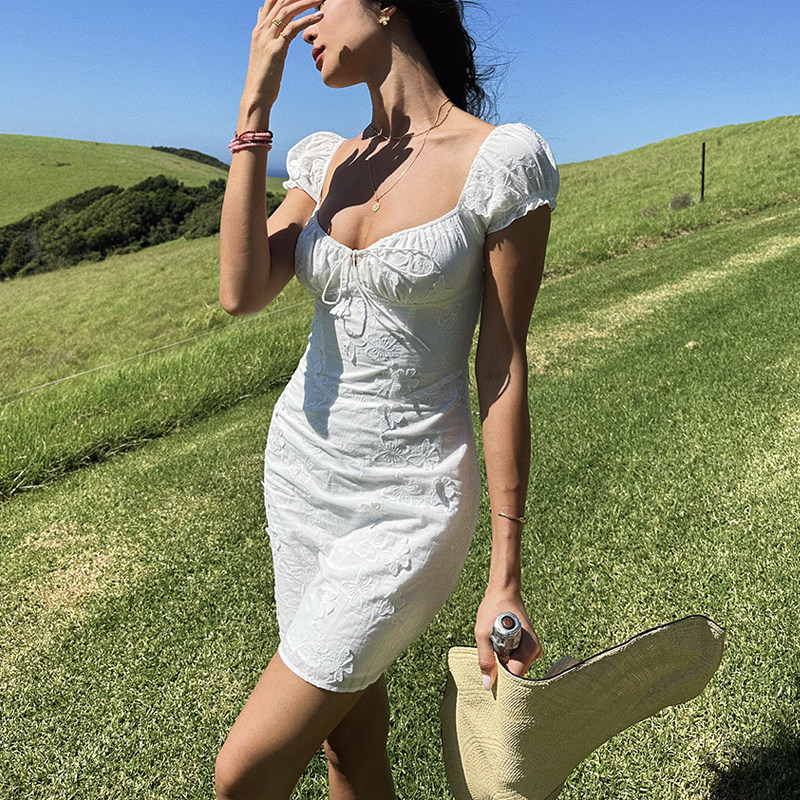 ITSNIKAR【白蝴蝶】法式复古方领刺绣连衣裙女早春芭蕾风短袖裙子,淘宝优惠券,粉丝福利购,淘宝优惠卷