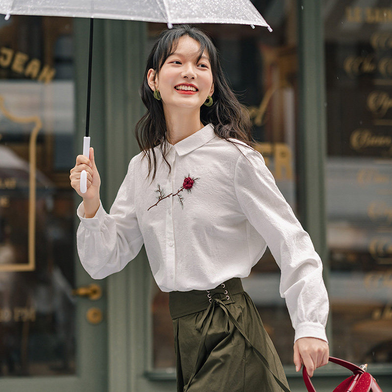 茵曼刺绣白色秋款长袖设计感衬衫 茵曼田田极客衬衫