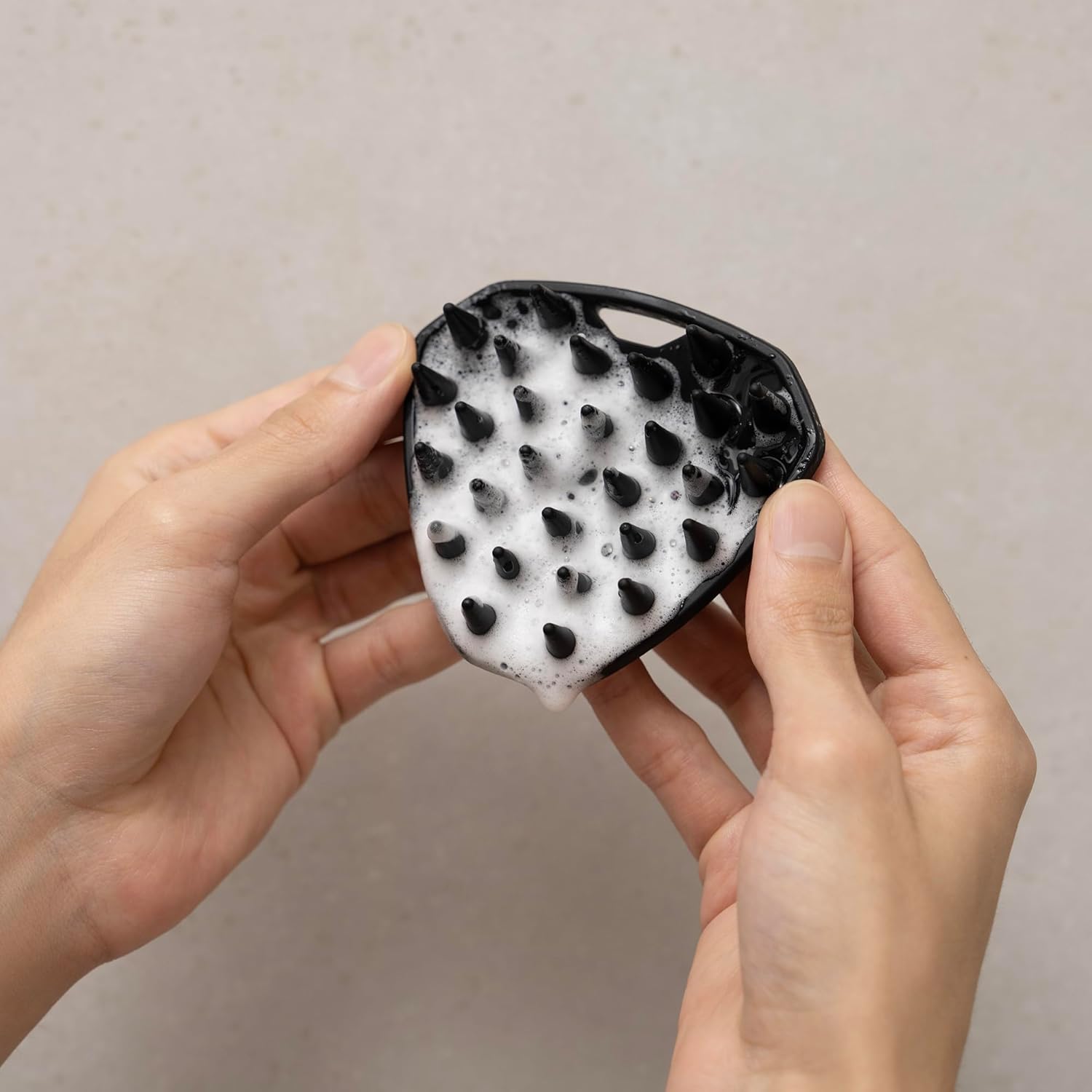 MANSCAPED-男士温和头皮按摩清洁去角质硅胶刷人体工程学手持设计 - 图0