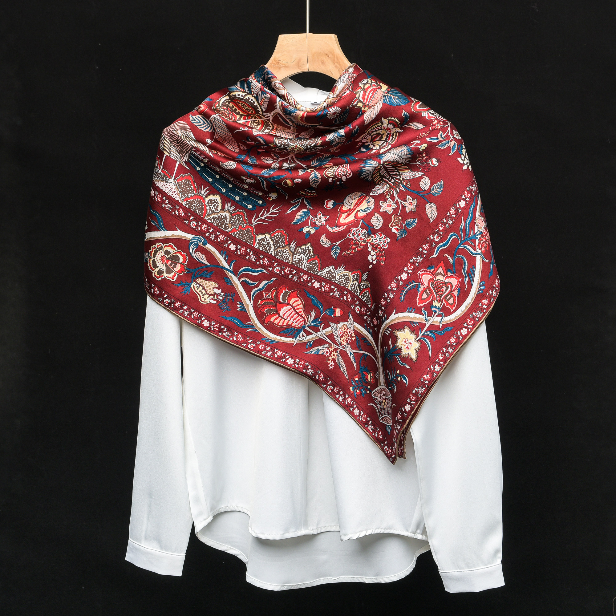 100%桑蚕丝巾女夏季薄款大方巾气质日常通勤百搭七夕礼物礼盒装,淘宝优惠券,粉丝福利购,淘宝优惠卷