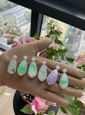 白底飘绿翡翠吊坠925银翡翠