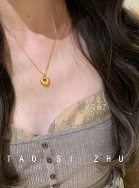 如蝶在野 暴富缎面拉丝金驼驼吊坠项链女高级感秋冬毛衣链锁骨链
