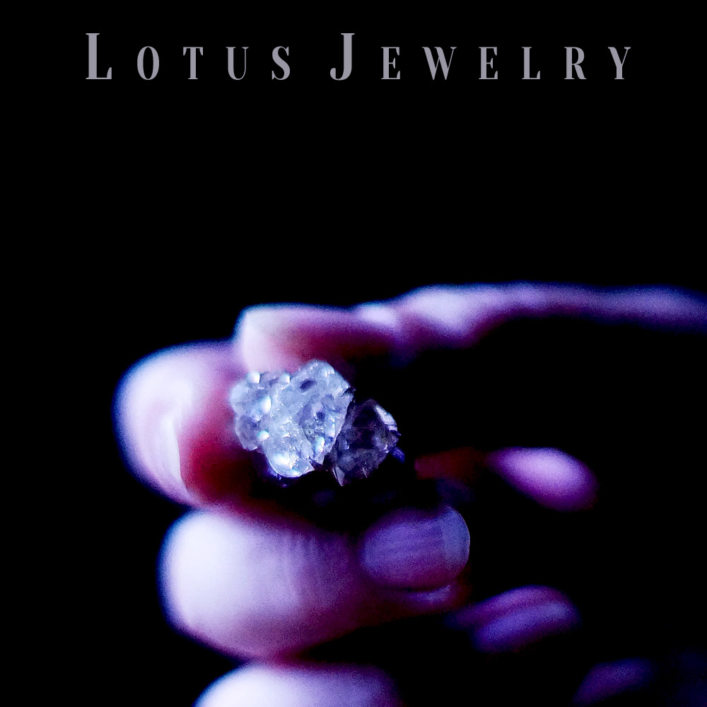 The place closest to the heart American Herkimont oil gall sparkling diamond design style sterling silver ring