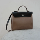 Вместительная и большая классическая сумка на одно плечо, премиум класс