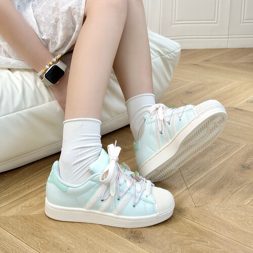 Adidas 三叶草 男女贝壳头休闲板鞋 JR1330 JR1331 JR1332 JR1333 - 图2