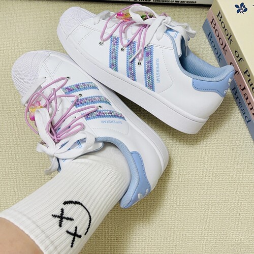 Adidas 三叶草 男女贝壳头休闲板鞋 JR1330 JR1331 JR1332 JR1333 - 图0