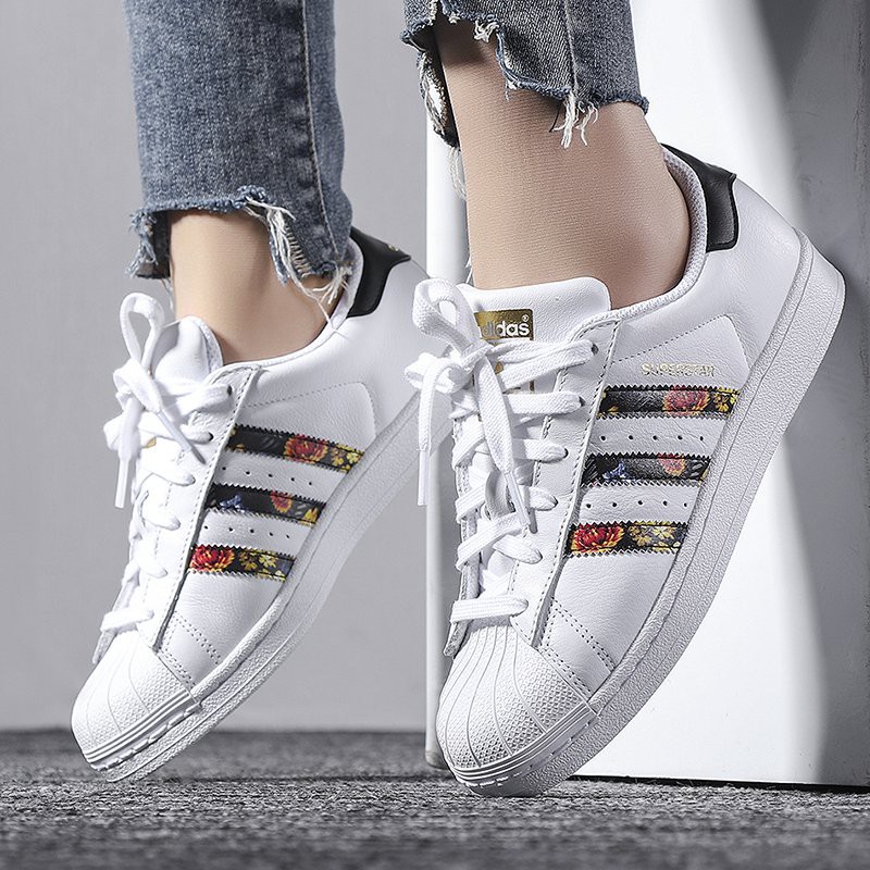 Adidas三叶草 SUPERSTAR女款经典时尚百搭贝壳头休闲板鞋EF1480-图2