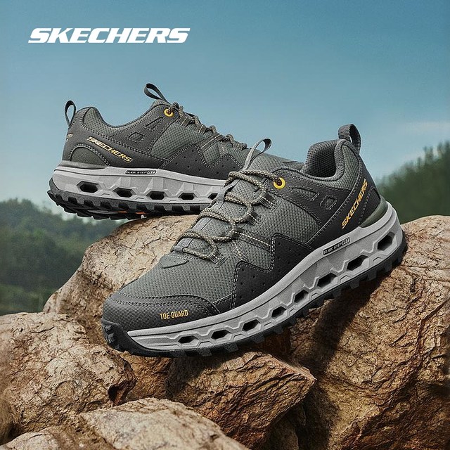 Skechers斯凯男生休闲运动鞋2024春季新款户外徒步轻盈缓震运动鞋