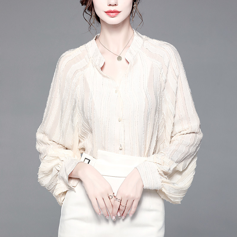 女士设计感小众轻熟宫廷风杏色衬衫 拉墨客衬衫