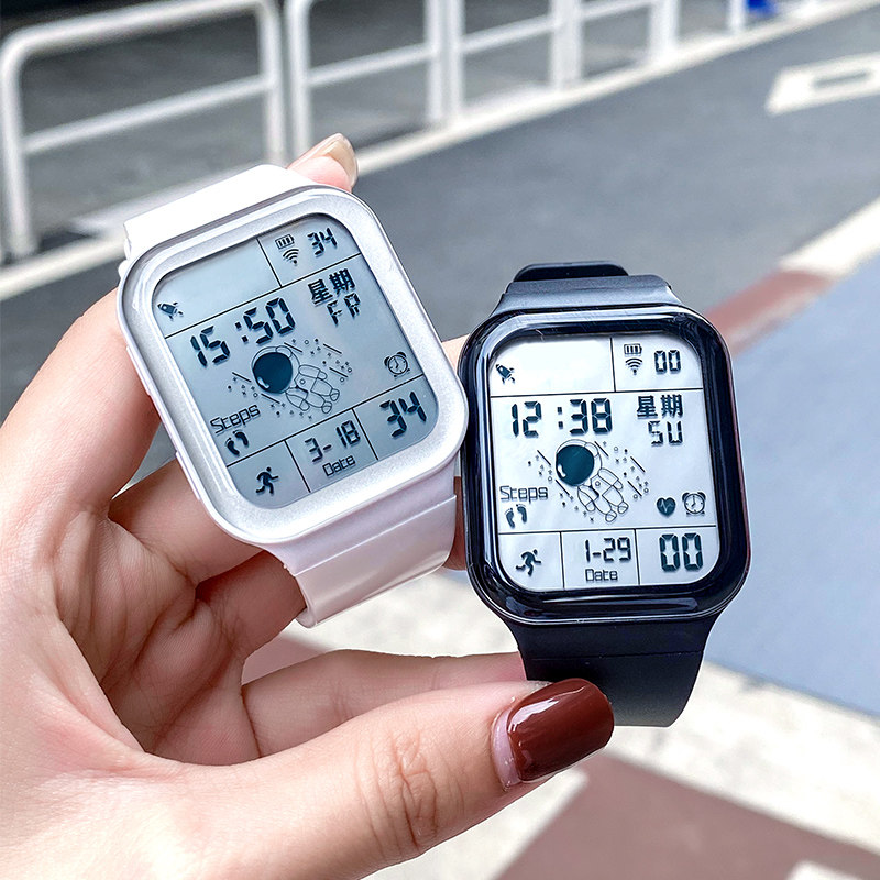 青少年男潮流电子多功能户外闹钟 多伦兹国产腕表