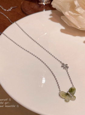 搜搜轻奢小众田园风小清新绿色蝴蝶项链女百搭气质简约高级感锁