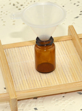 迷你小口径精油漏斗盛装食材分装