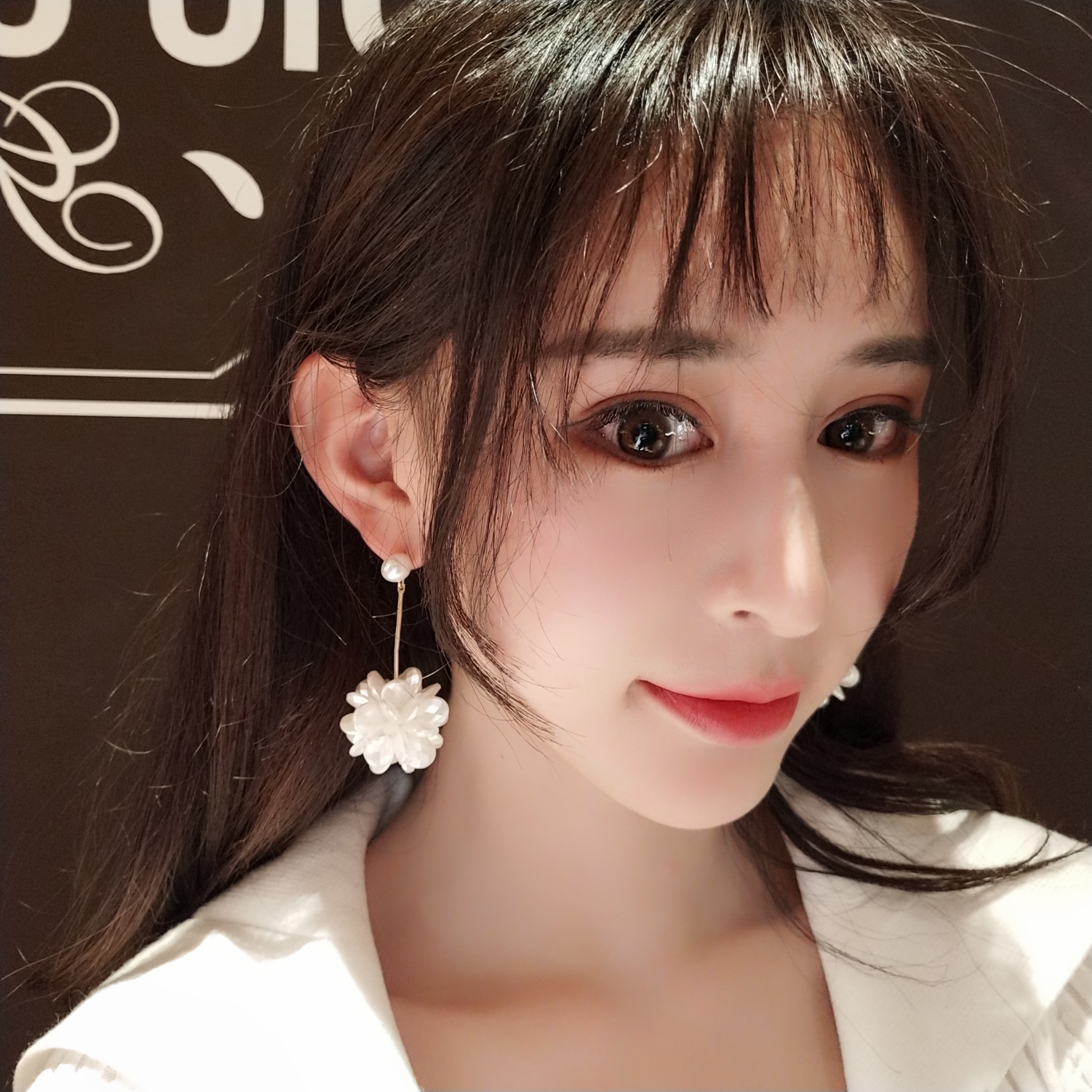 新款花朵简约设计感小珍珠短款耳环个姓耳饰女 2019 韩国春季 新款花朵简约设计感小珍珠短款耳环个姓耳饰女 2019 韩国春季
