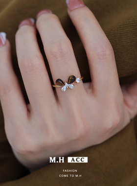 新款个性小众时尚简约虎眼石蝴蝶