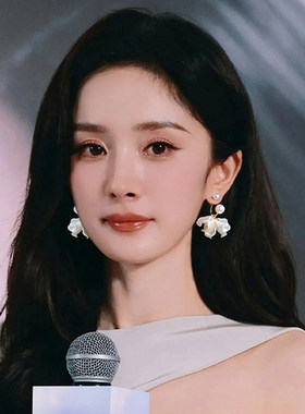 独特漂亮仿珍珠花瓣耳环女2026新款爆款耳钉高级感度假风耳坠耳饰