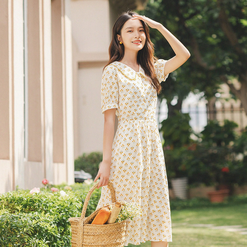 茵曼小雏菊碎花2020夏新款连衣裙 茵曼筱茵连衣裙