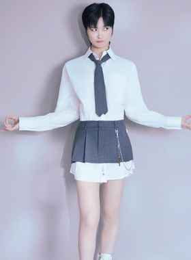 李宇春同款领带学院风