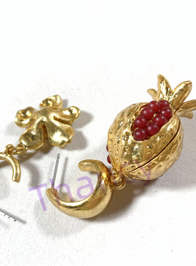UTERQUE个性不对称石榴花朵耳环
