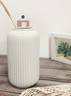 现代家居宜jia同款微瑕陶瓷简约客厅装饰品陶瓷白色插花花瓶摆件