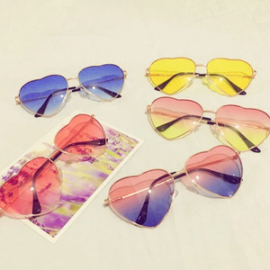 复古原宿桃心形眼镜