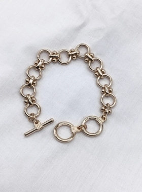 青岛外贸流行饰品欧美原单个性小众金色设计圆圈夸张精品手链