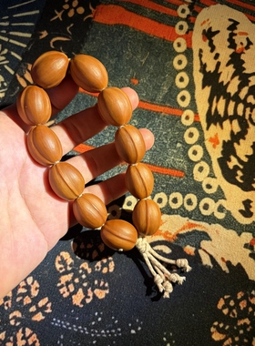 橄榄核手工雕刻鲨鱼背手持