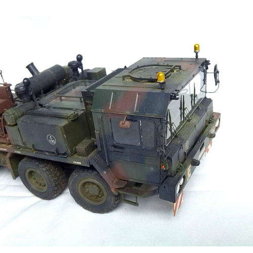 Маленькая рука -соблазненная модель 0020203 Моделирование 1/35 Немецкое 56 -детоновое транспортное транспортное средство Транспортное транспортное средство перетаскивание транспортного средства.