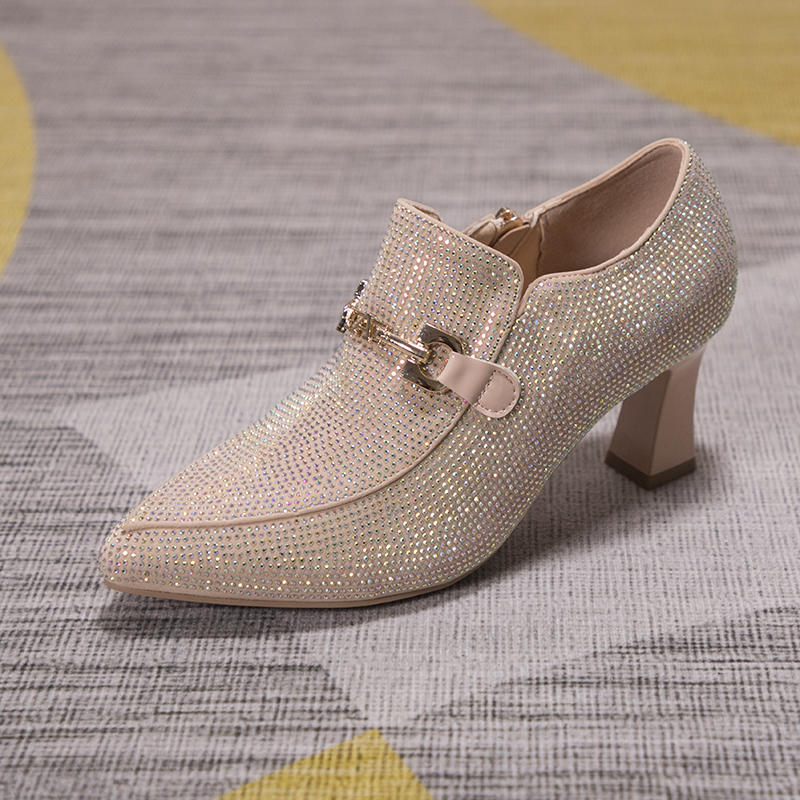 米色尖头粗跟深口单鞋春秋水满钻高跟高端新娘喜妈妈婚宴鞋六厘米 - 图2