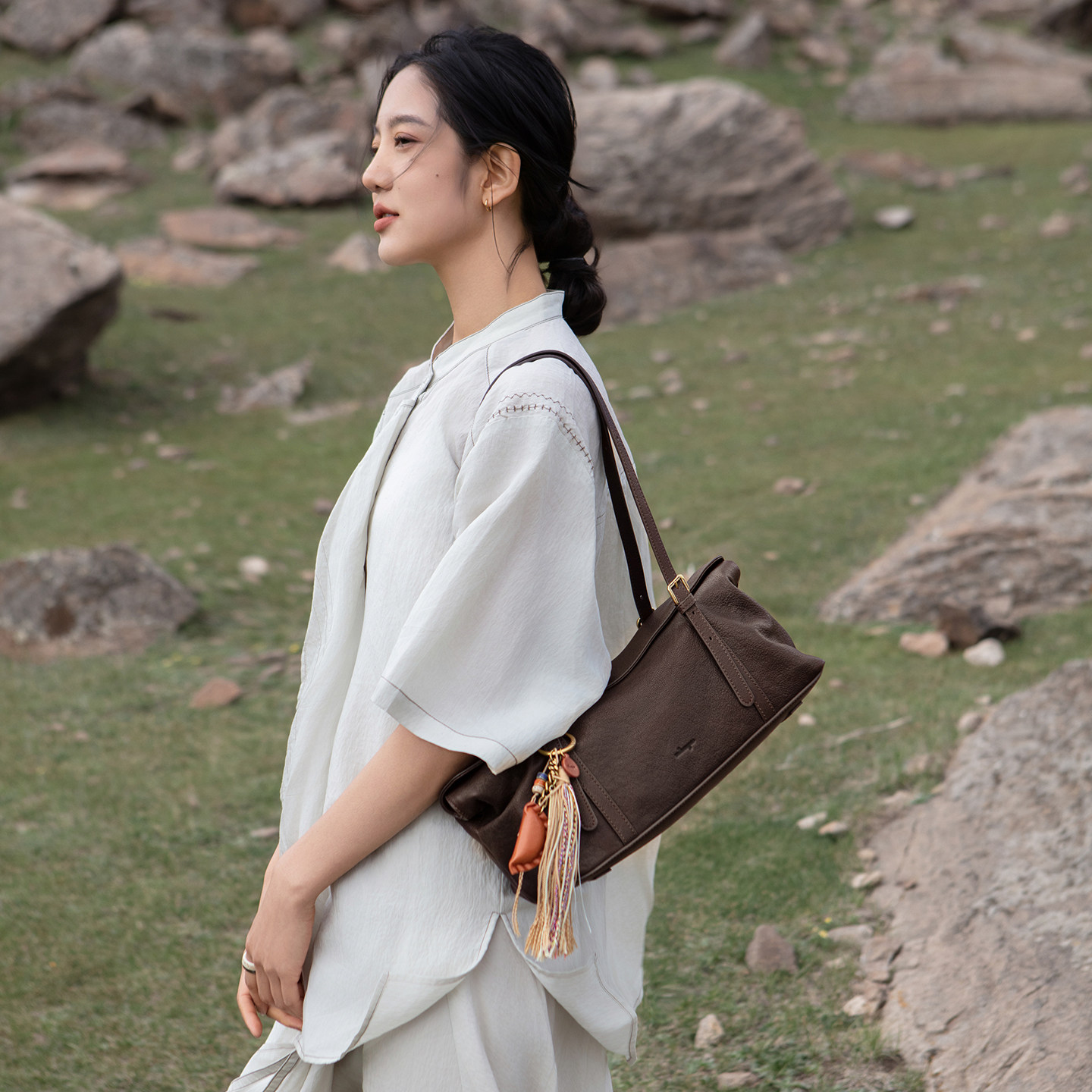 食草堂团圆法棍包2025夏季新款水染植鞣皮腋下包轻奢松弛感若年,淘宝优惠券,粉丝福利购,淘宝优惠卷