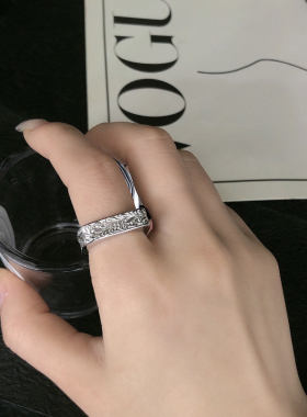 925银唐草纹镀金方形戒指