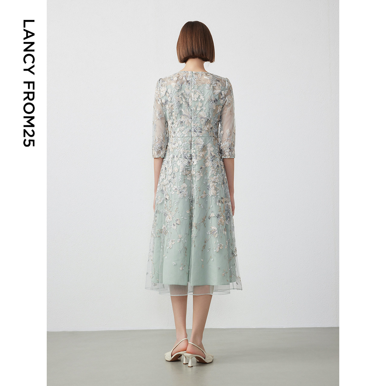 朗姿重工蕾丝刺绣法式礼服2024年春季新款高级感连衣裙气质裙子女,淘宝优惠券,粉丝福利购,淘宝优惠卷