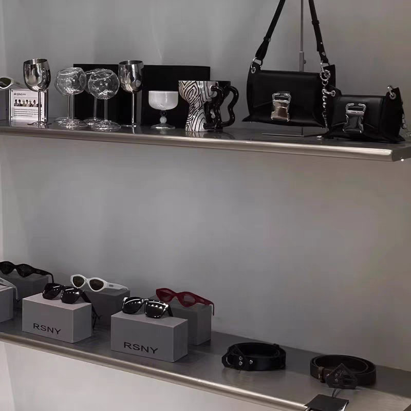 服装店包包鞋子置物货架不锈钢墙上多层鞋陈列架直播间展示架鞋架 - 图0