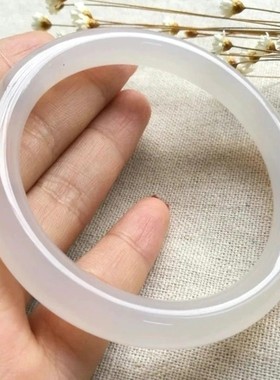 巴西纯天然原色圆条水晶玛瑙手镯