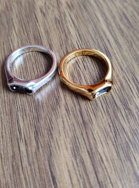 UNOde50简约长方形水晶戒指