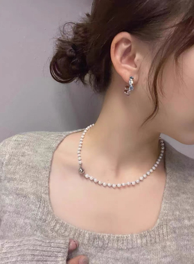 张婧仪卢昱晓同款 波光月影耳钉新款简约高级感精致小众耳饰女