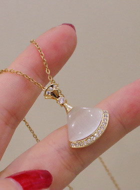 精美镶钻项链夏天配裙子绝绝子！