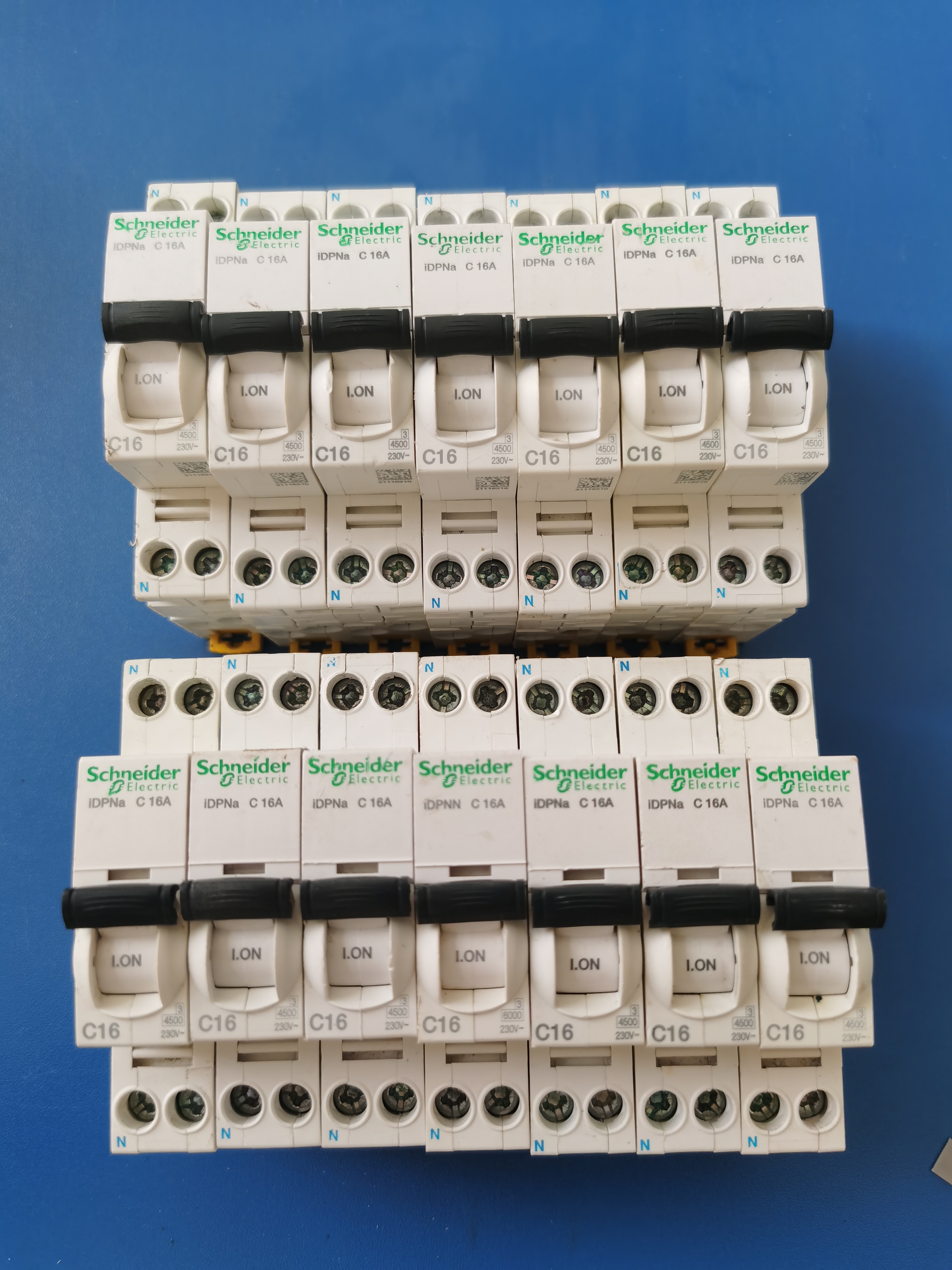 二手施耐德ic65n 1P2p空气开关家用A9 断路器 10A-32A开关16A等 - 图0