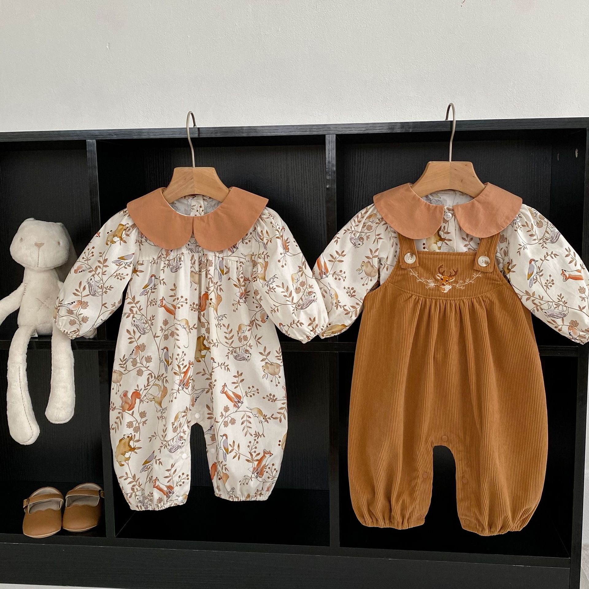 2024新款婴儿衣服春季两件套长袖女宝宝连体衣背带裤套装爬爬服