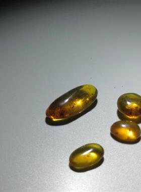 全新库存4个琥珀,,都有虫子,,不会拍照,,低价出闲全新议价